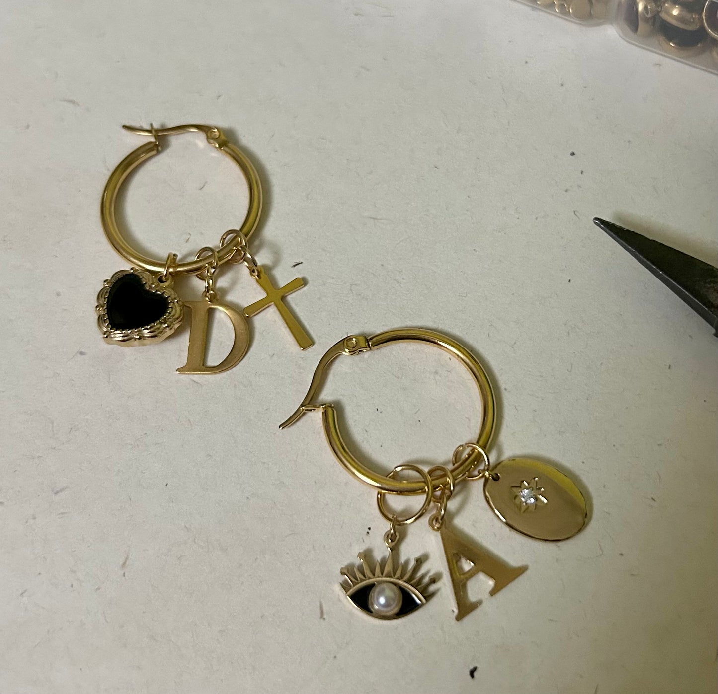 Eye got you charm C39