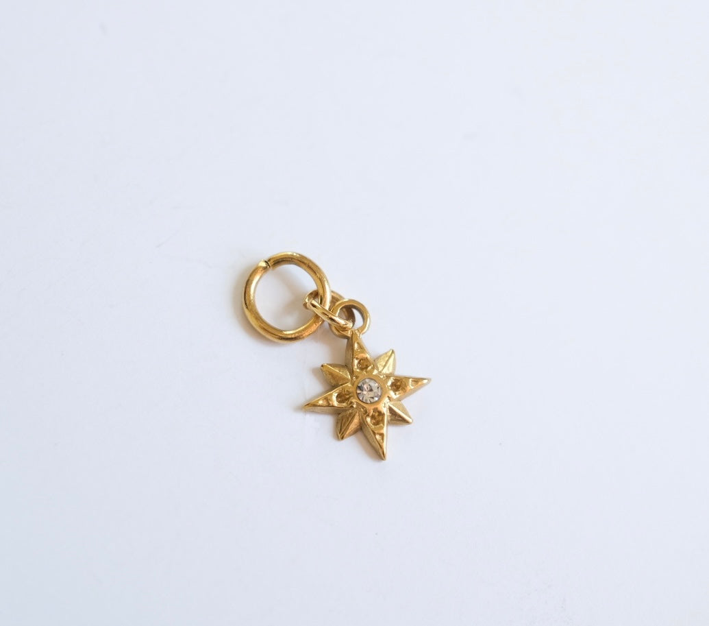 Golden star charm C41