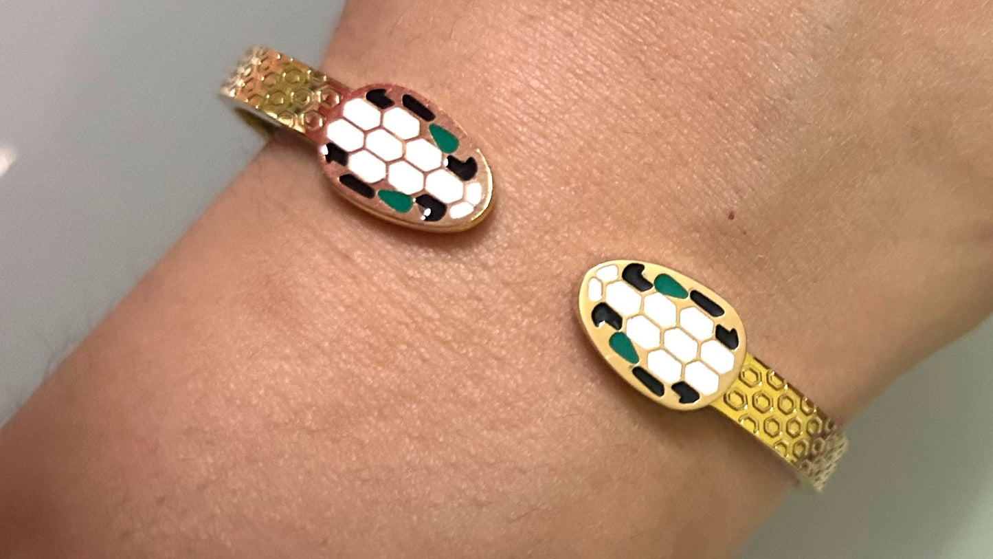 Maera bracelet W22