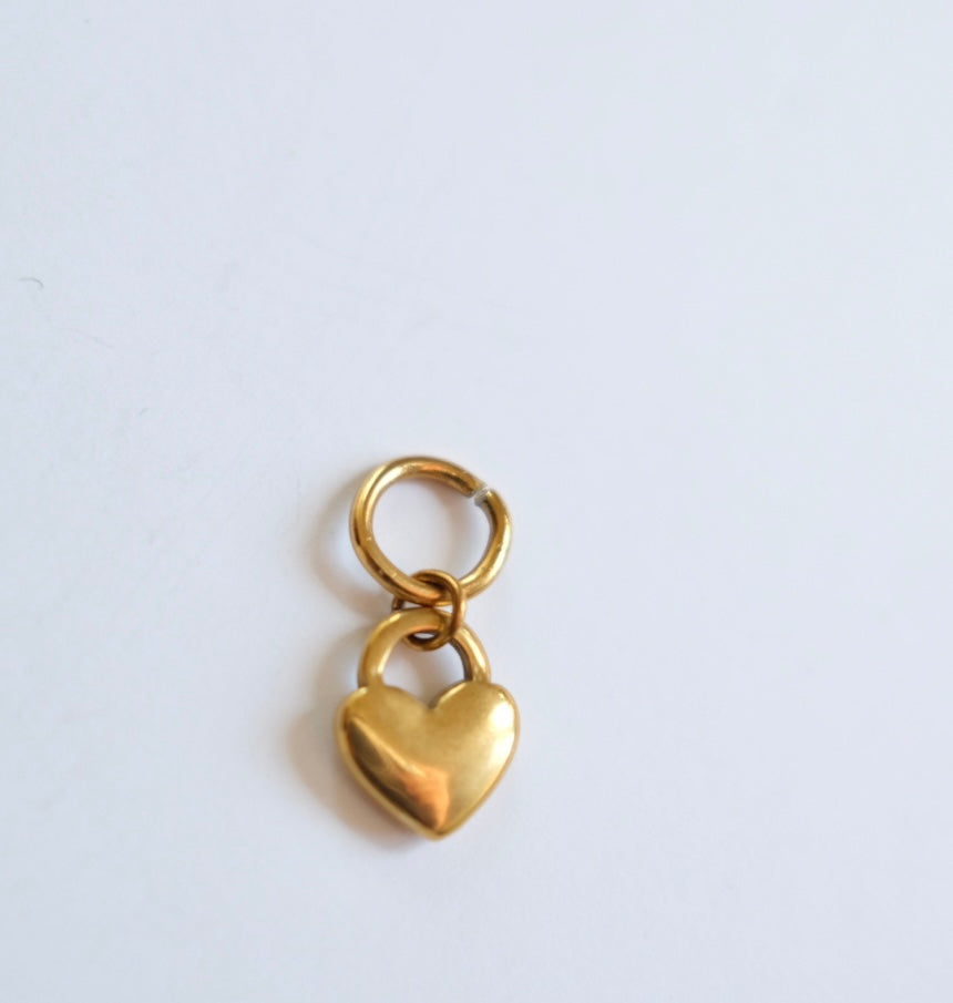 Fine love charm C17