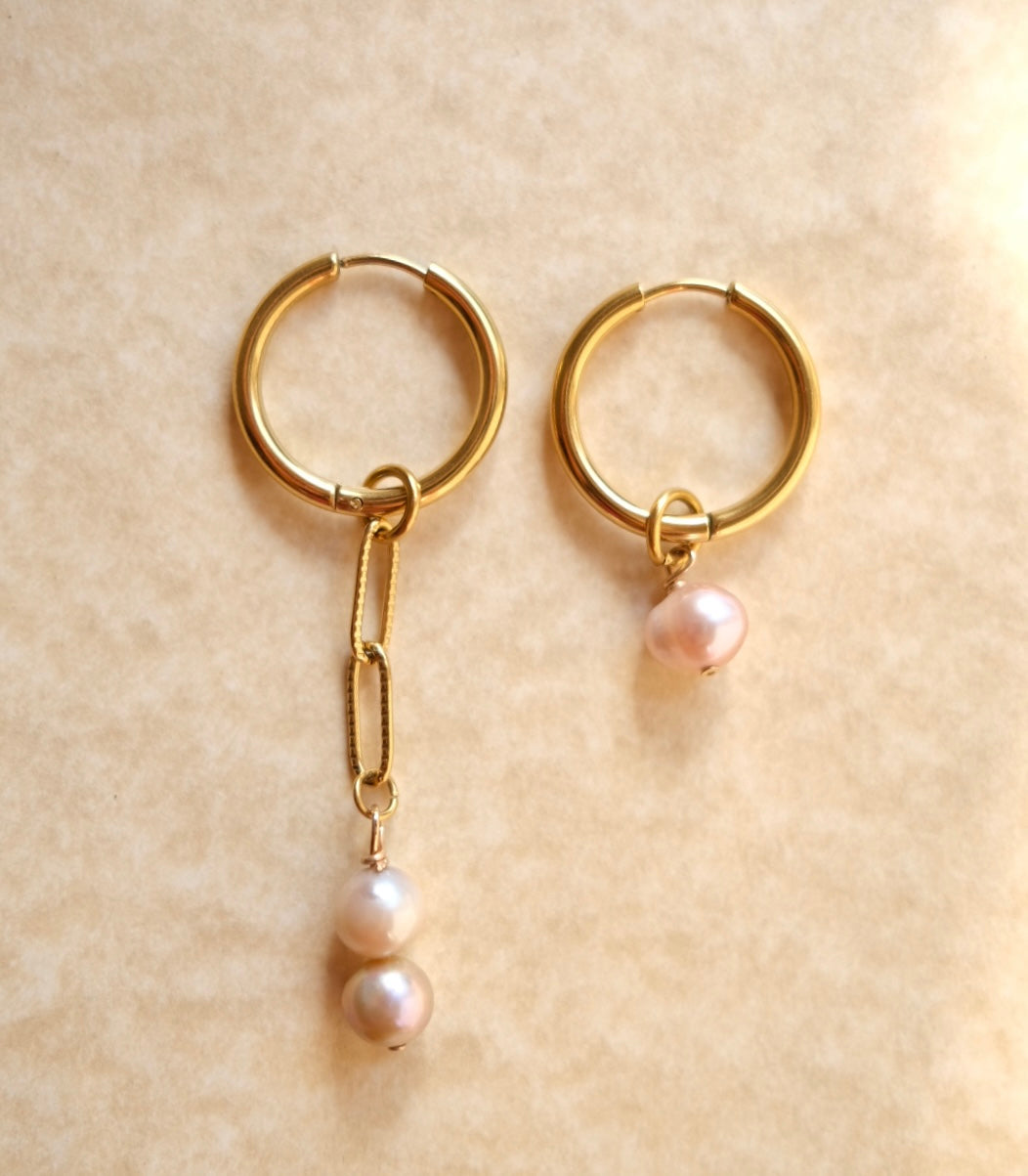 Double chain light caramel freshwater pearl charm C76