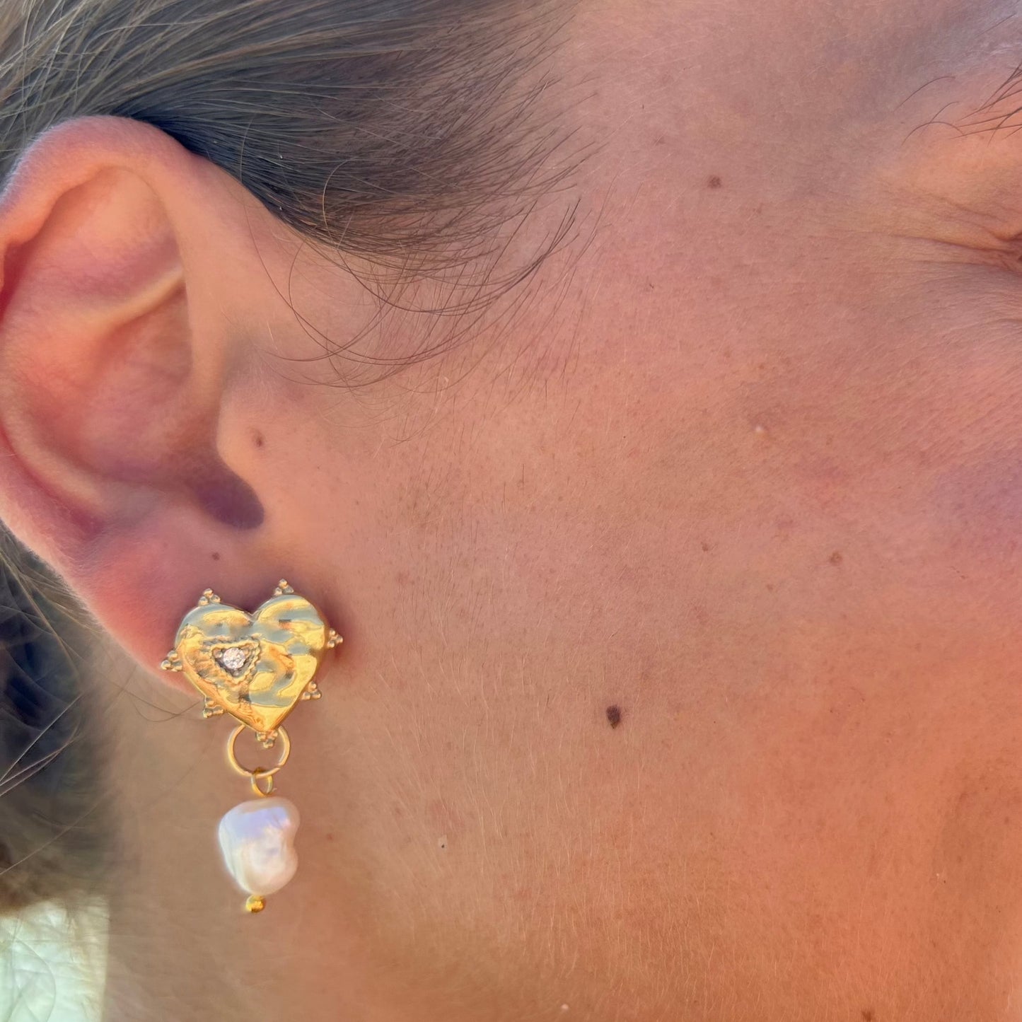 Della heart drop earrings E47