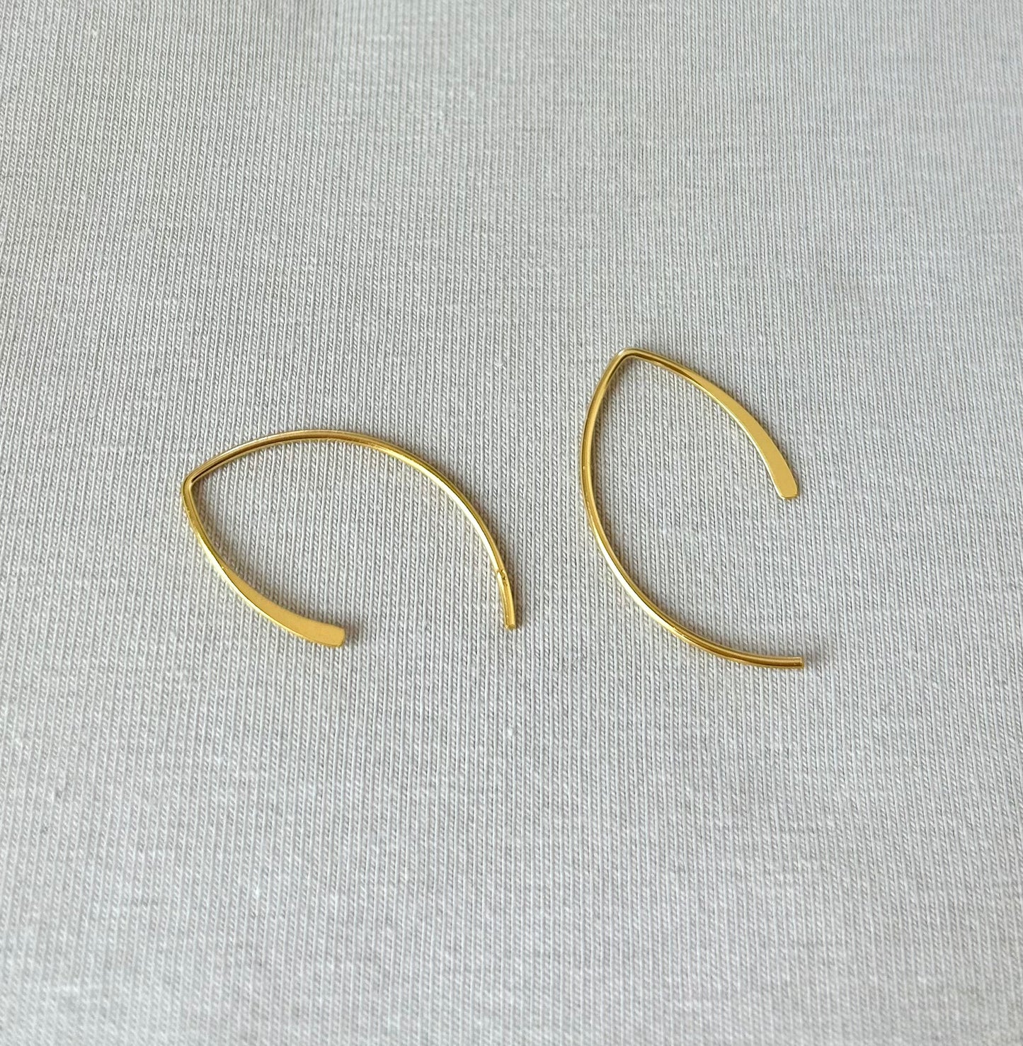 Tia thread earrings E26