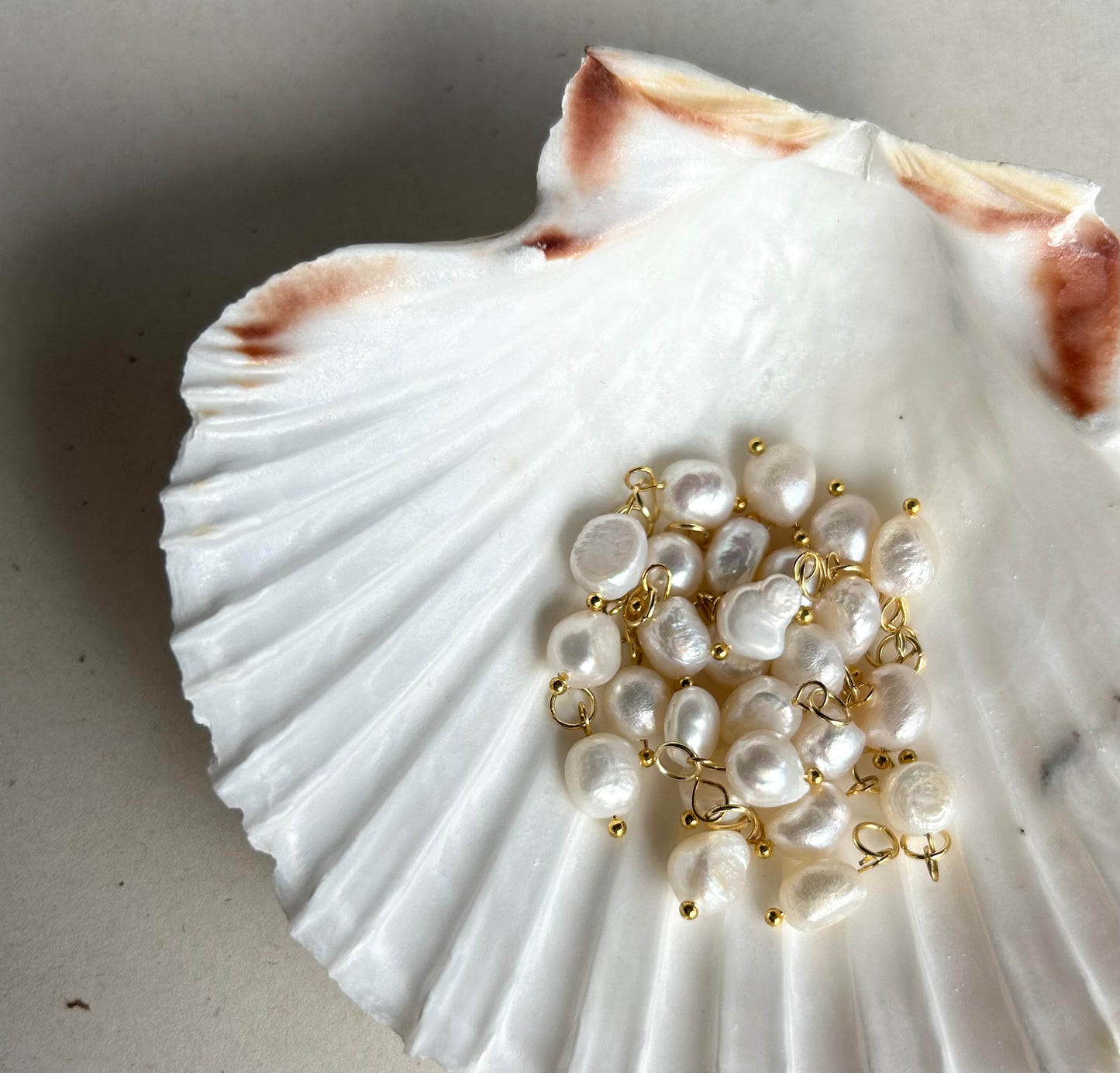Freshwater pearl charm C65