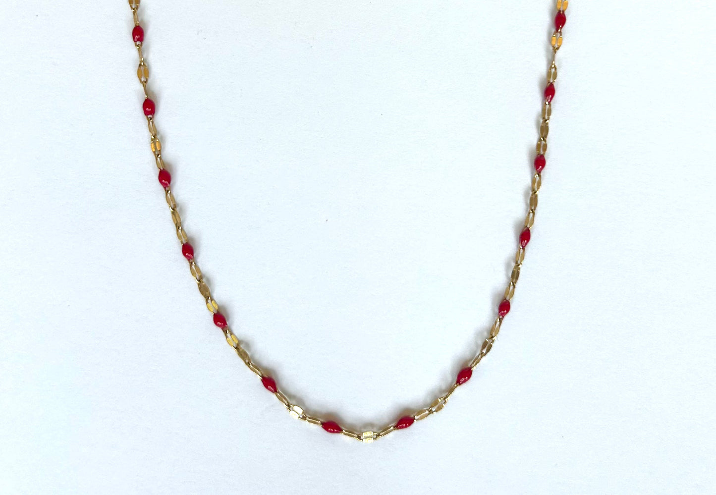 Dainty red necklace N27