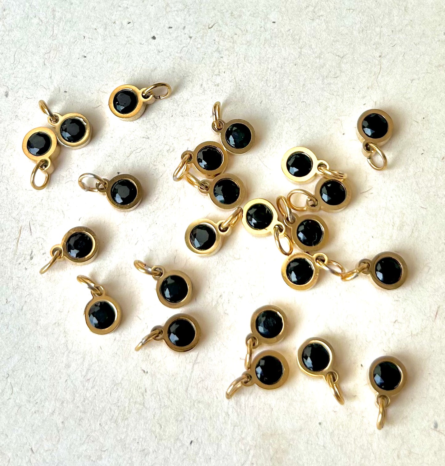 Black cubic zirconi charm C31