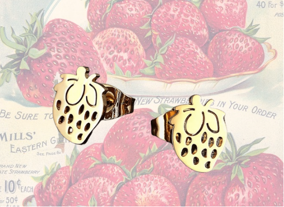 Strawberry jam studs E73