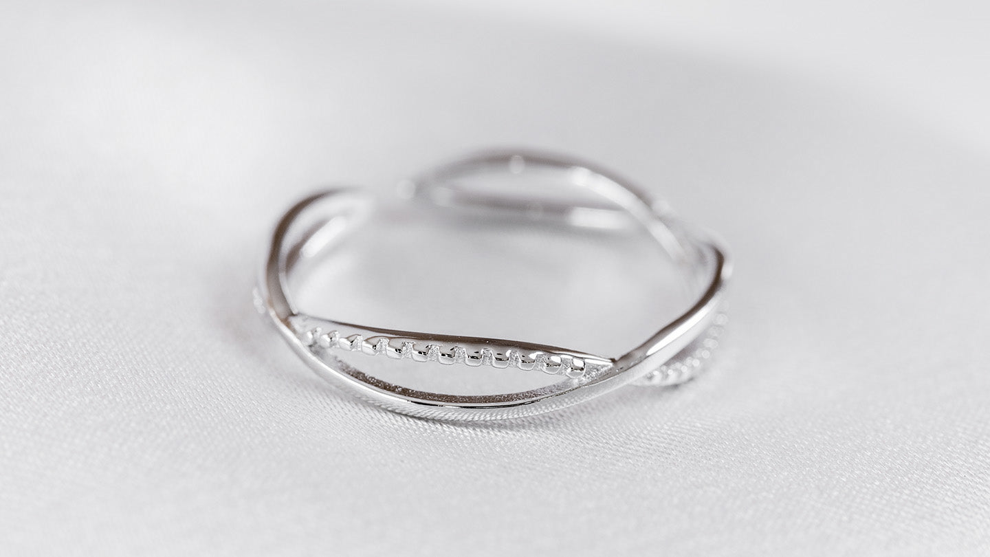 Blaire ring R28