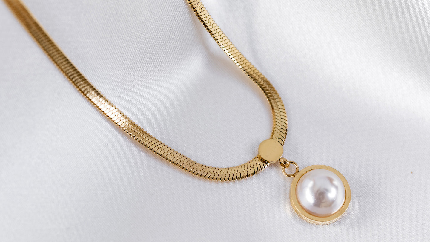 Cassandra pearl necklace N5