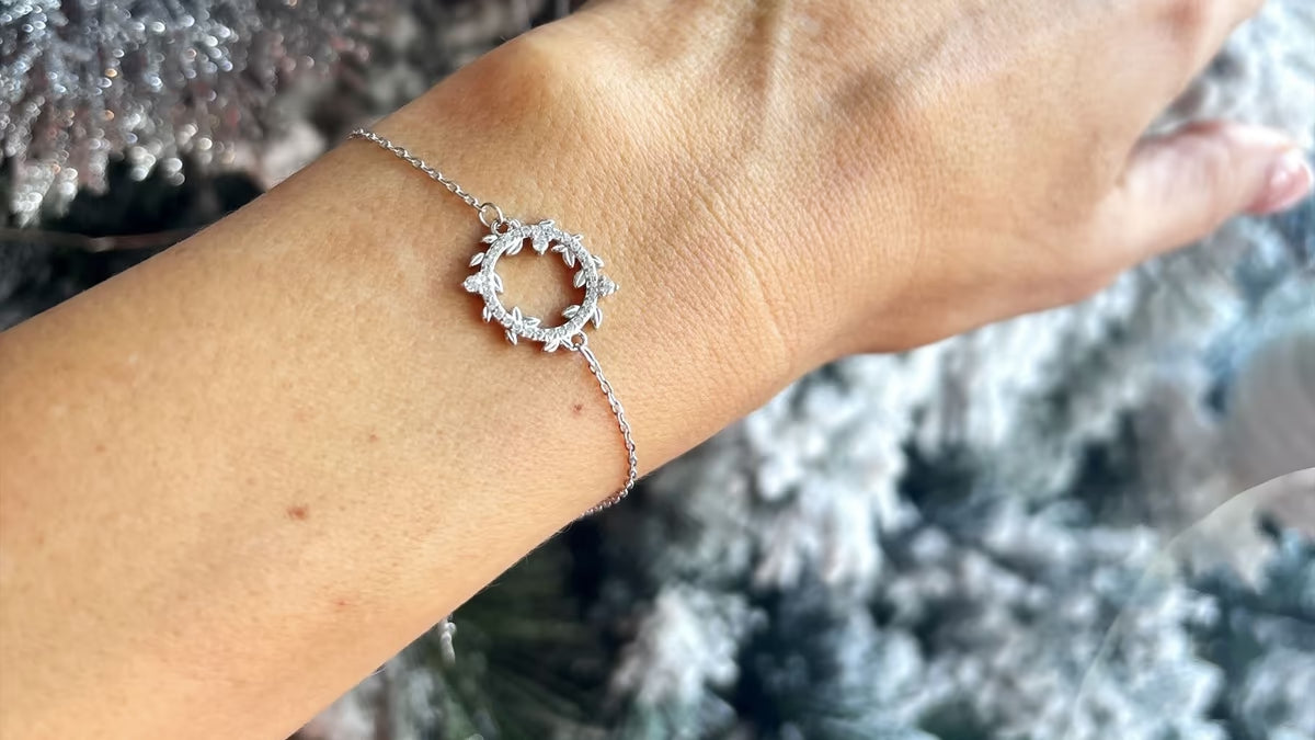 Laurel wreath bracelet W8