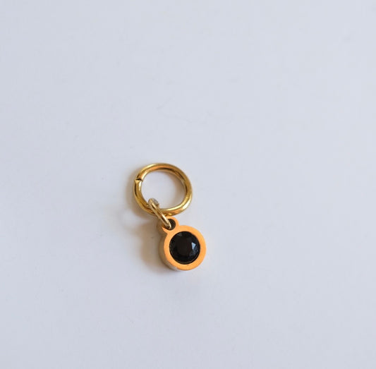 Black cubic zirconi charm C31