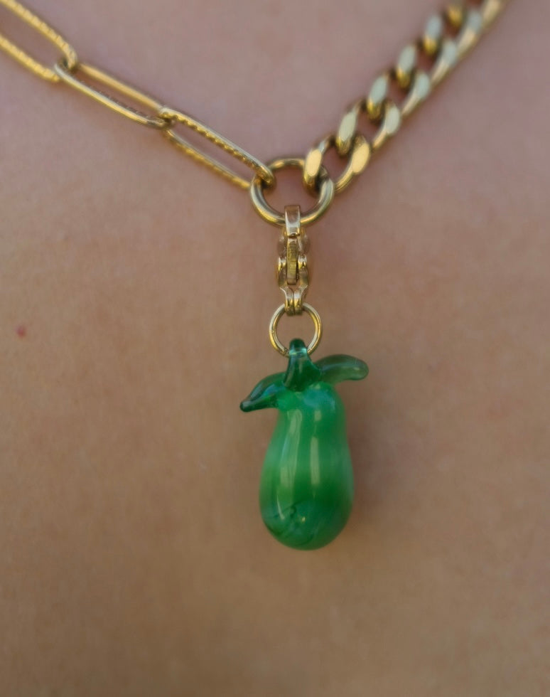 Tarta me axladi necklace