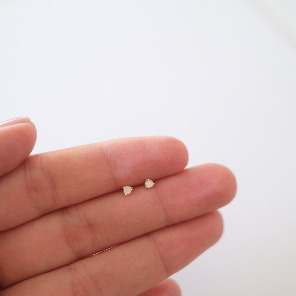 Tiny Beige Studs E45
