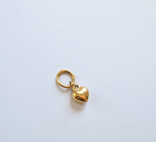 Tiny heart charm C20