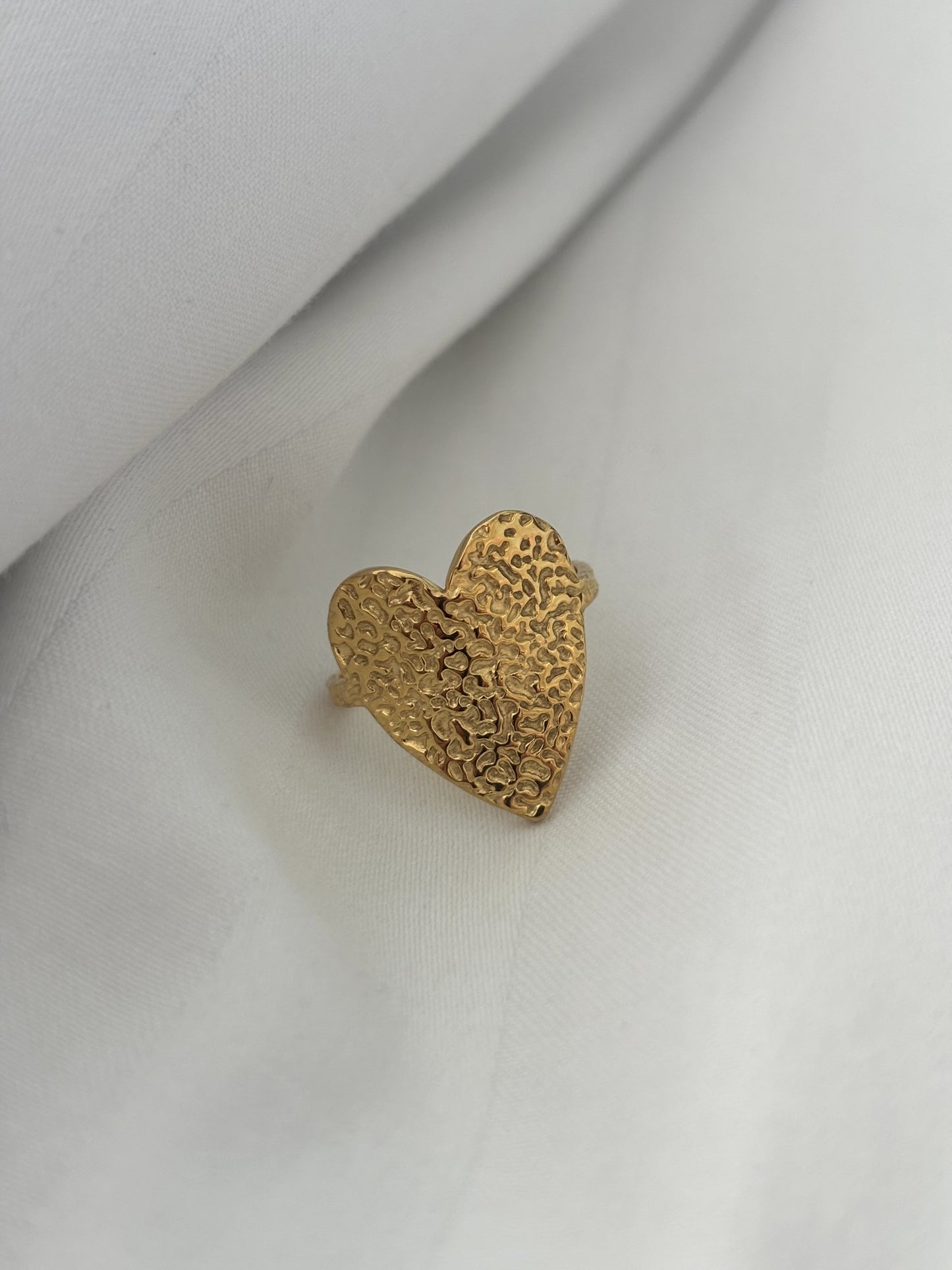 Gold Amour Ring R10