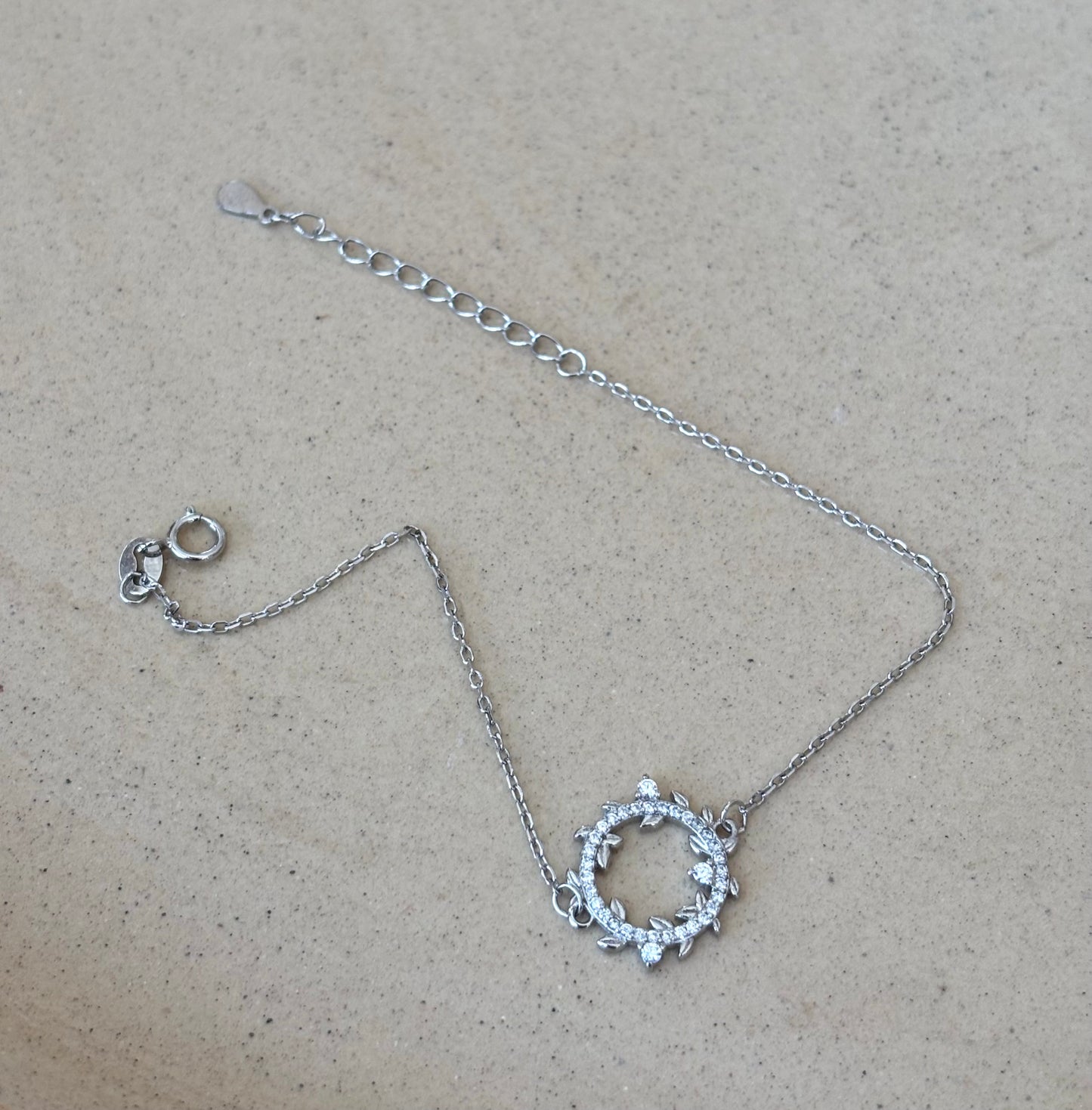 Laurel wreath bracelet W8