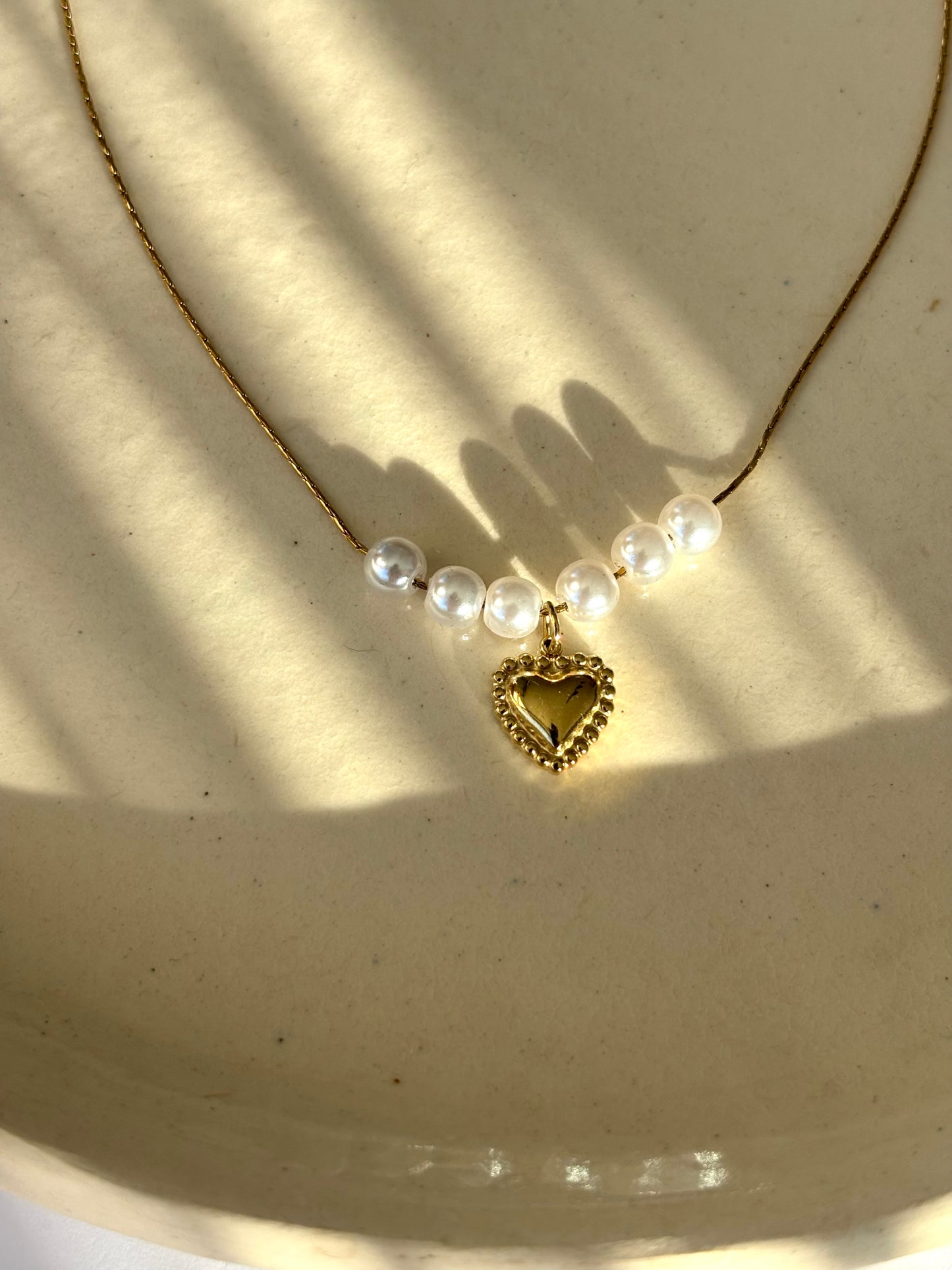 Kylie Heart Pearl Necklace N37