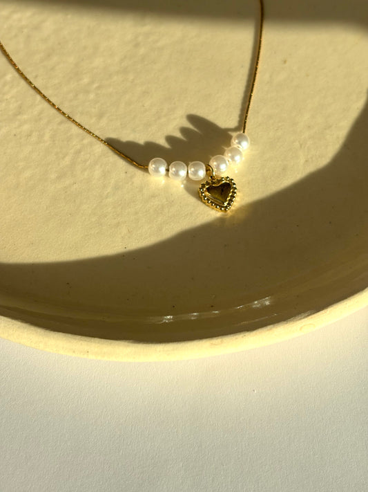 Kylie Heart Pearl Necklace N37