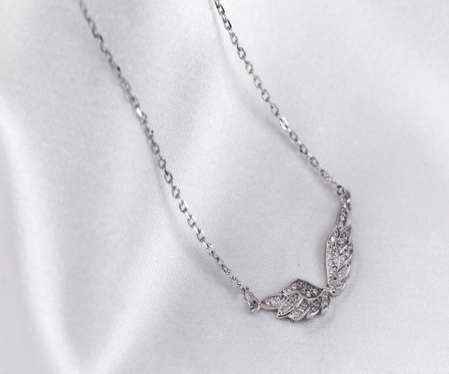 Eternal wing necklace N20