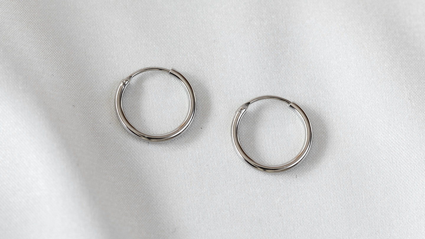 Glinda's basic earring hoops E38