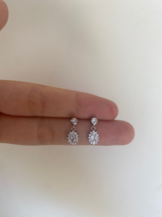 White Floret studs E9